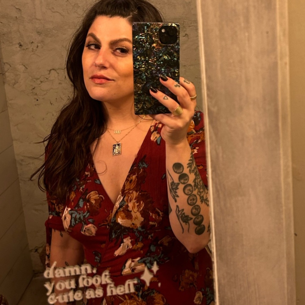 Meet your Posher, Nicole